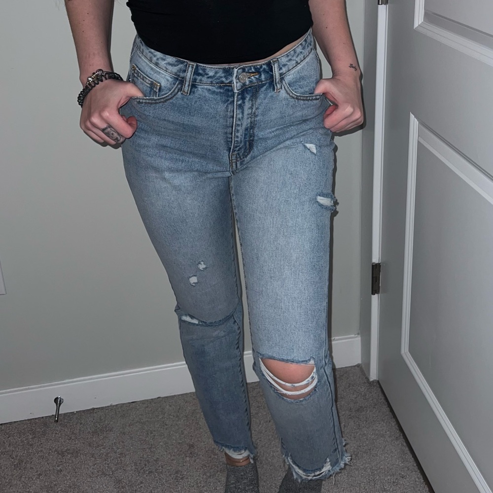 Missguided Distressed Jeans🤍